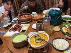 -老滇山寨•云南特色菜•地方菜•民族风情歌舞表演(金碧店)