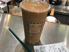 港式现拉丝袜奶茶-美芝莲(东方宝泰店)