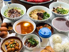 -李与白包子铺(桐梓林店)