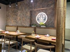 卡座-叶派龙虾•招牌香辣蟹·海鲜(中海国际店)