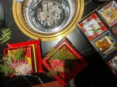 -山川小町·极番烧肉(新地假日广场店)