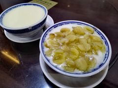 莲子双皮奶-仁信老铺甜品(北京路店)
