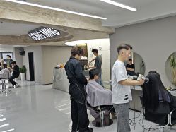 -宫铭烫发染发接发店