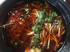 -椒点传统串串香