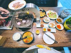 -明洞阿姨·韩式酱蟹烤肉·创意料理(三元桥店)