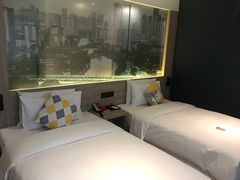 -成都太古里总府王府井亚朵X酒店