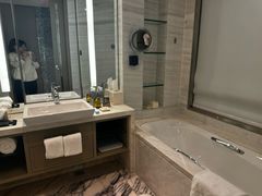 -上海漕河泾万丽酒店