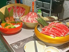 M8和牛-一绪に寿喜烧自助(世茂广场店)