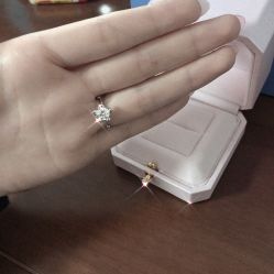 -威德钻石-克拉钻大本营(南京东路店)