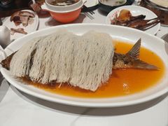 鲤鱼焙面-梅利汴京烤鸭•开封豫菜地标店(东大街店)