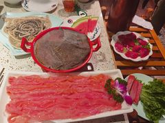 -二荆条·蜀鲜汇城市森林火锅