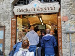 -Gelateria Dondoli