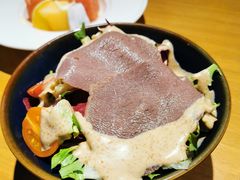 咸牛肉蔬菜沙拉-斗牛士牛排(南京东路店)