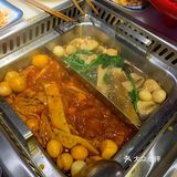 锅底点了鸳鸯锅底牛油锅，虽然点了微辣