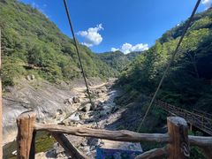 -燕子河大峡谷天坑仙境