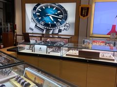 -亨吉利世界名表中心(砂之船奥莱店)