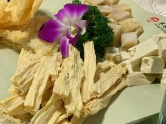 -羊家胡同·龙虾烧烤火锅(龙汇路店)