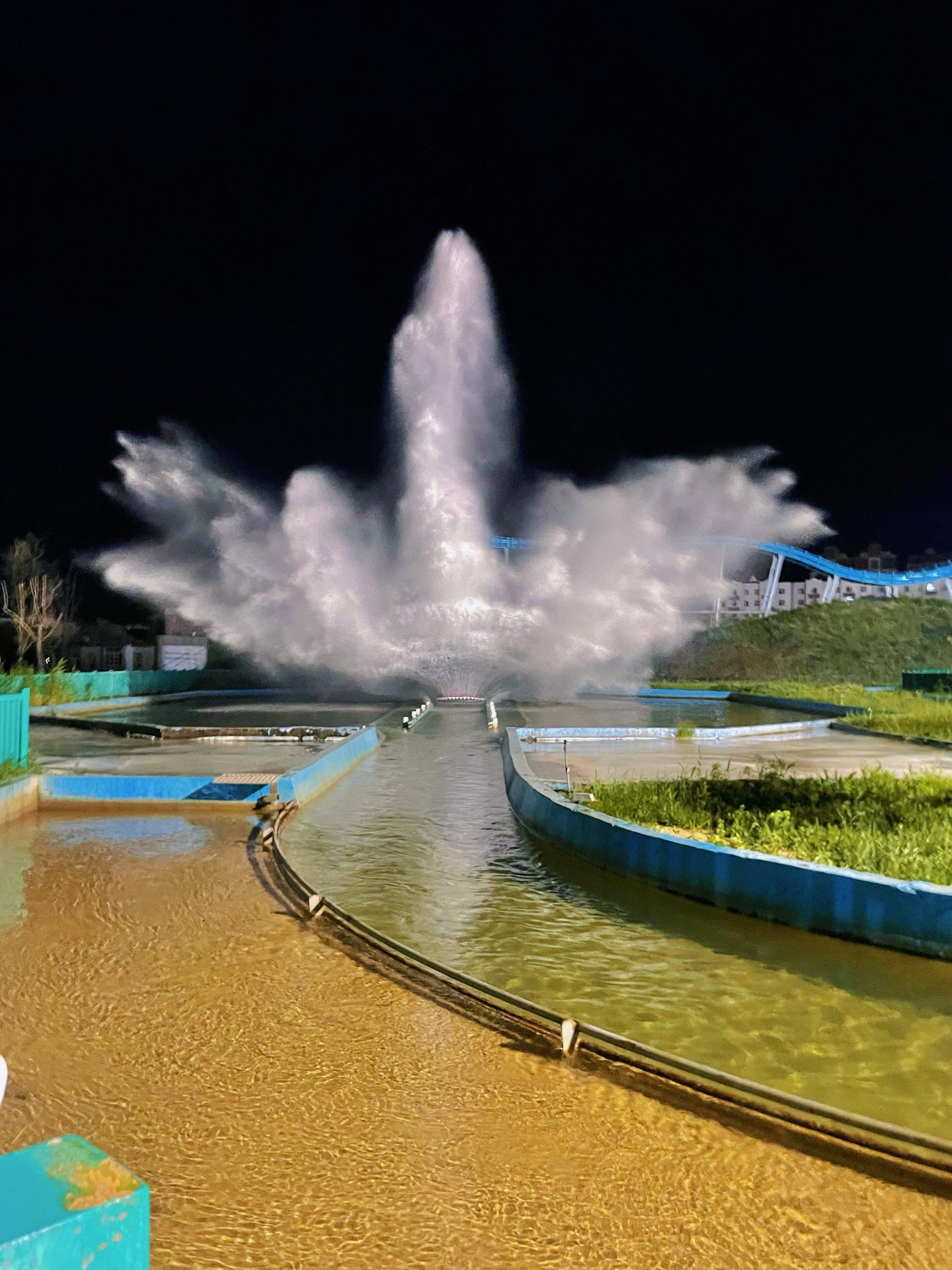 乌鲁木齐水上乐园新建欢乐世界夜场攻略