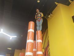 -爱蹦iBOON蹦床运动馆(江汉店)