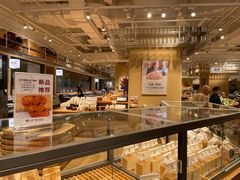 面包甜点陈列柜-七鲜超市(瑞虹天地太阳宫店)