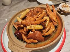 砂锅焗猪蹄凤爪-吕氏焗小鲜•花园餐厅(八大关店)