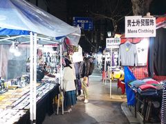 -吴山路夜市