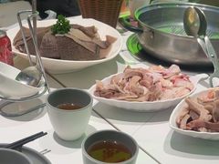 -洪氏嗨捞·广东猪肚鸡·椰子鸡火锅(西咸万象城店)