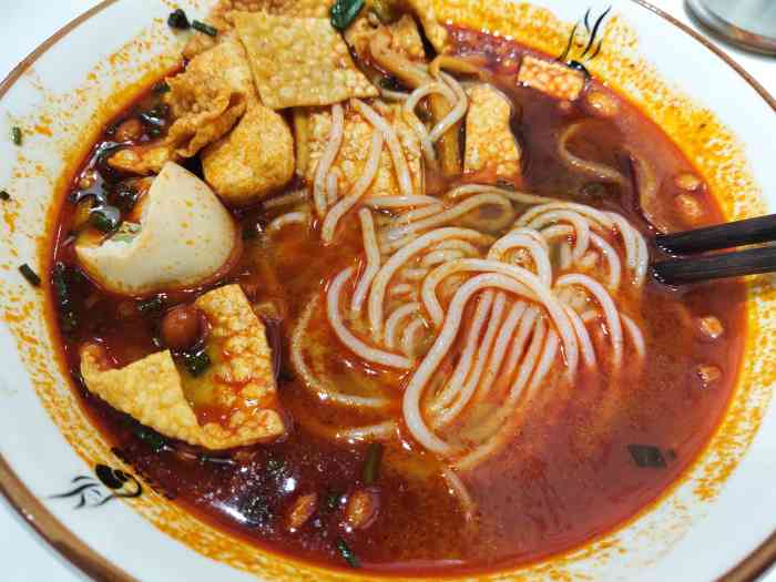 好快螺螺蛳粉(会展城店)-"[薄荷]环境:环境一般 就是一个小小的店.