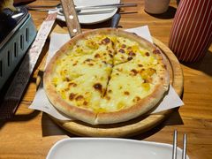 榴莲爱上芝士比萨-花腰餐吧Bistro烧烤 傣味(传媒大学店)