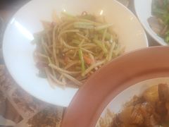 -黄泥岗·地道湖北菜(奥特莱斯店)