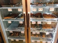 面包甜点陈列柜-钢管厂歆瑞源油卤串串香(春熙路太古里店)