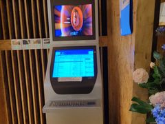 -新华里咖啡书吧(新华书店小寨店)