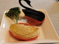 天鹅榴莲酥-希尔顿酒店-豫园中餐厅