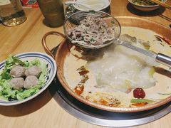 -洱火云南酸菜牛肉火锅(石景山当代商城店)