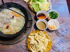 -江湖亮亮蒸虾大排档烤全羊清真(武汉总店)