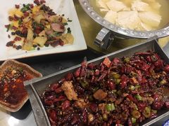 -石磨豆花家常菜·牦牛排土火锅