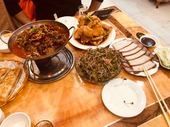 -李连贵熏肉美食酒楼(东市商贸店)