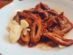 -老鼎万春卤菜(五代传承创始老店)