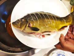 得莫利炖活鱼-东北人家铁锅炖(鞍山路店)