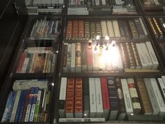 -钟书阁(松江泰晤士小镇店)