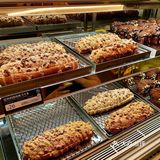 龙湖天街惊现蛋挞界天花板！开心果酱爆浆绝了💚