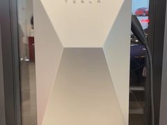 -TESLA 特斯拉(上海太古汇体验店)