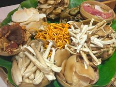 -菌海森林·非遗野生菌火锅(西山区滇池路摩根道店)