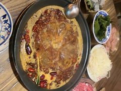 -旧街市鲜货老火锅(大光路店)