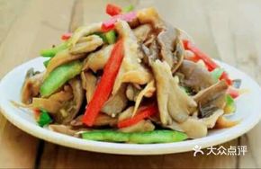 Pig Skin and Enoki Noodle Soup