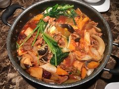 精品鲶鱼锅-猪啊牛呀羊啊铜盘烤肉(正大广场店)