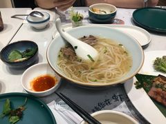 -美奈小馆·越南料理(中航城君尚购物中心店)