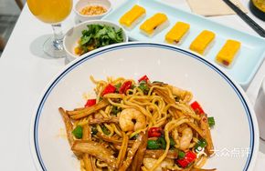 Almond Mushroom and Shrimp Noodles
