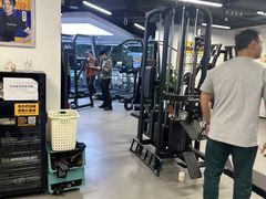 -超鹿运动(达信大厦店)