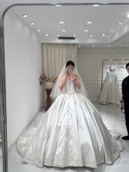 -拉瑞娜LaReine婚纱礼服高级定制